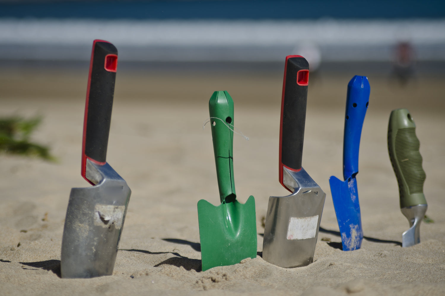 BRICKLAYING TROWEL